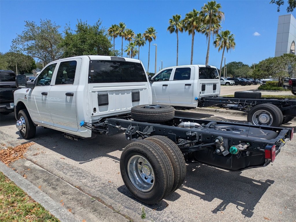 2026 Ram 3500 Tradesman photo 2
