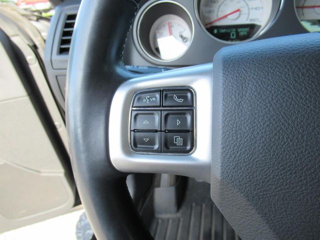 2014 Dodge Challenger R/T photo 16