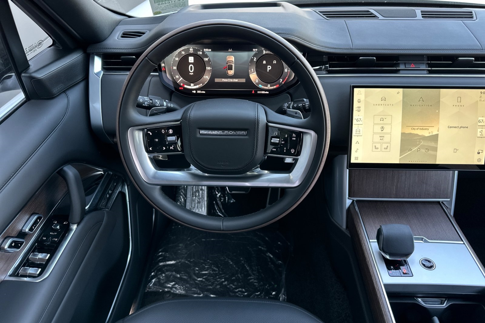 2025 Land Rover Range Rover SE photo 14