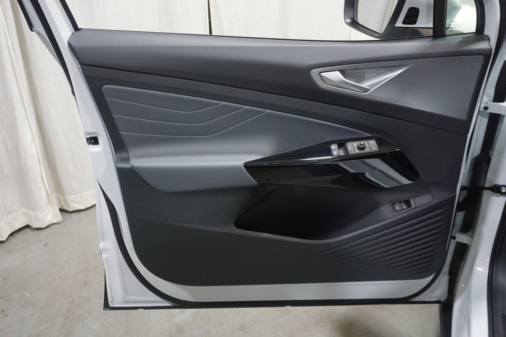 2025 Volkswagen ID.4 Pro Plus photo 27