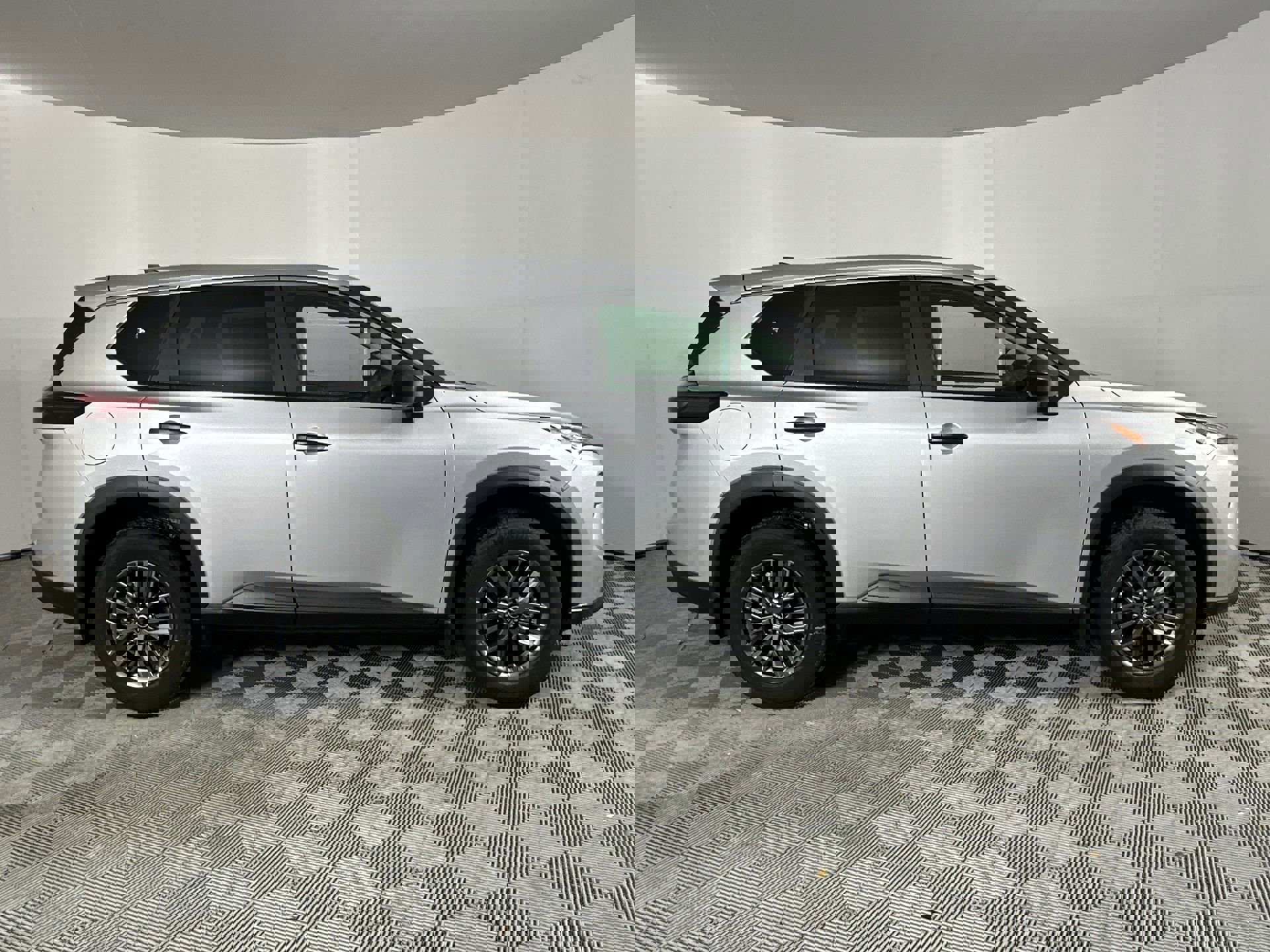 2025 Nissan Rogue S photo 7