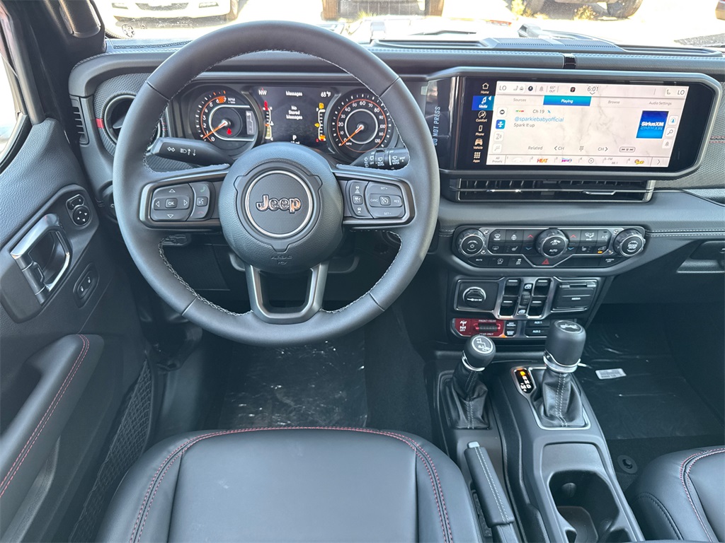2025 Jeep Wrangler Rubicon photo 19