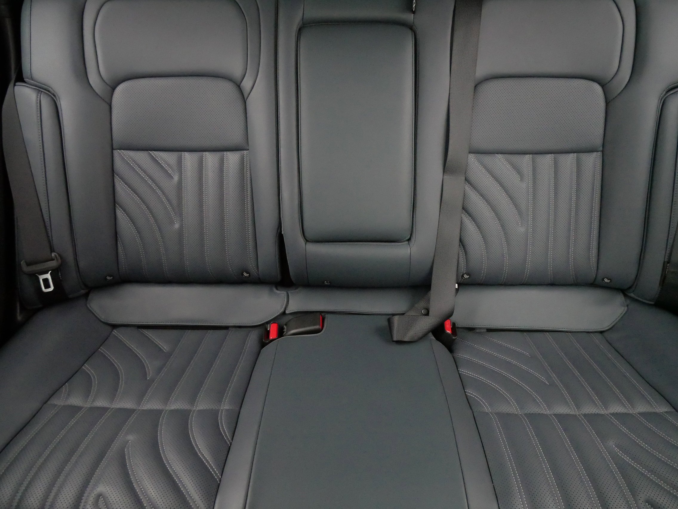 2023 Nissan ARIYA Platinum photo 13