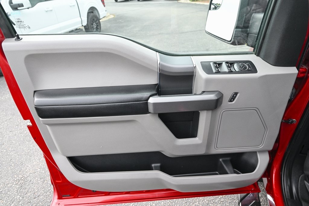 2016 Ford F-150 XLT photo 17