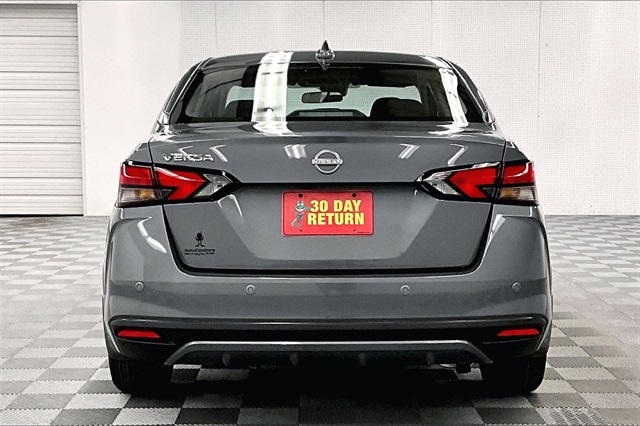 2025 Nissan Versa 1.6 SV photo 4