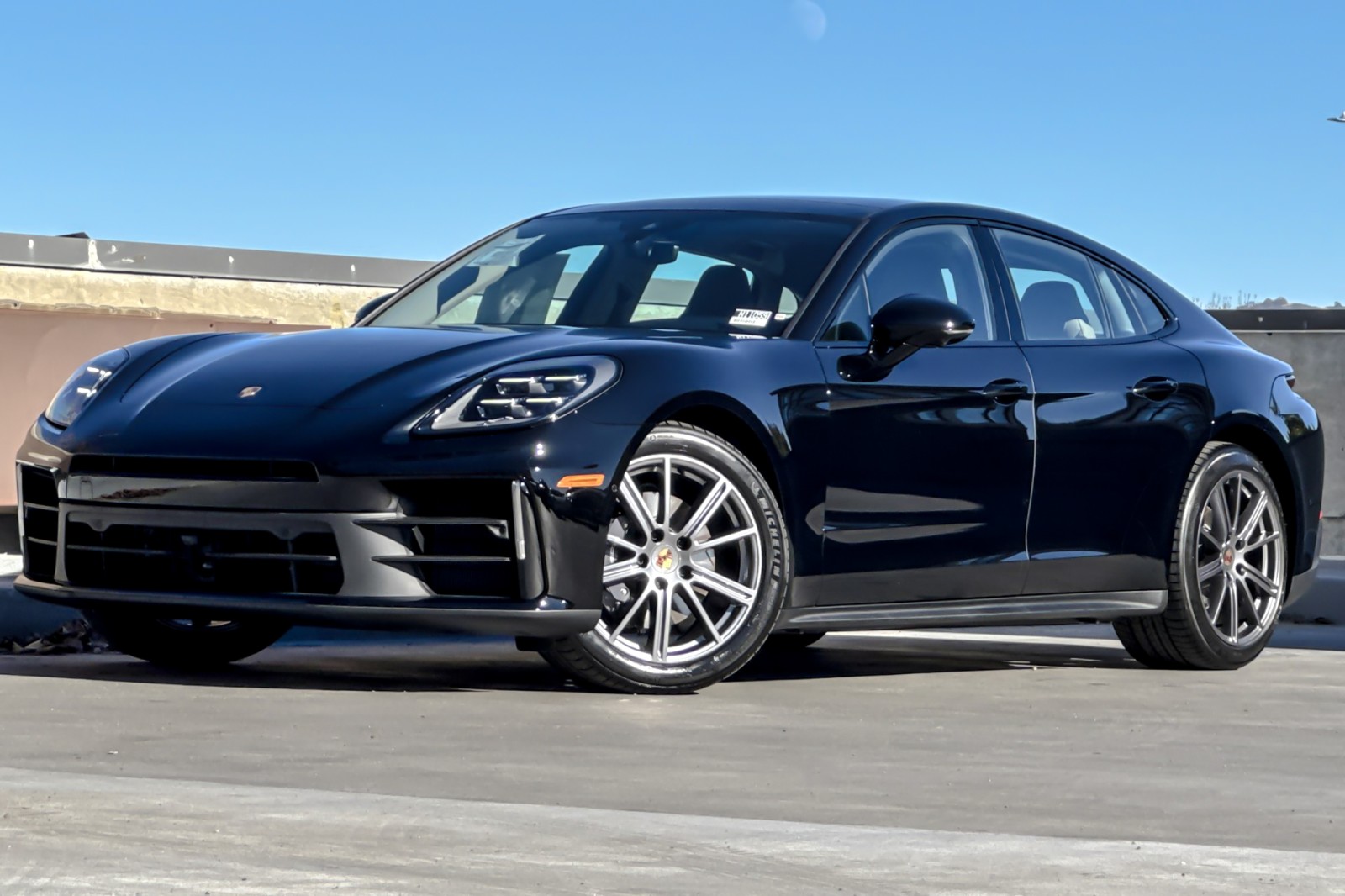 2025 Porsche Panamera 4 photo 2