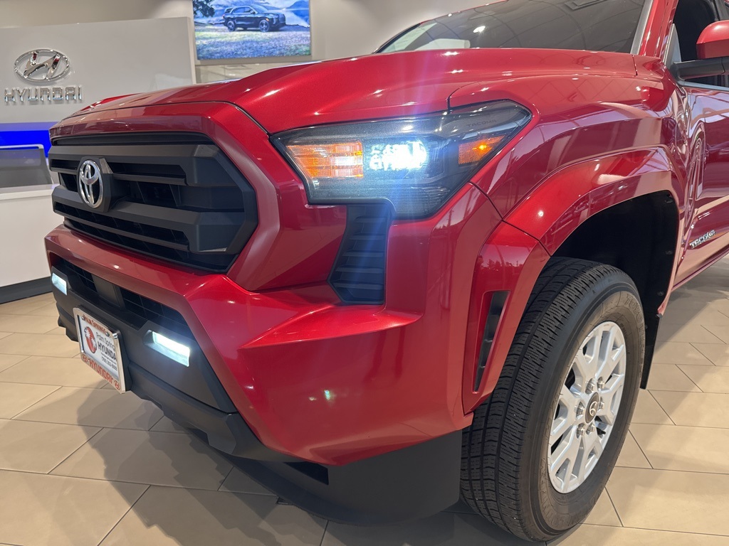 2024 Toyota Tacoma SR5 photo 9