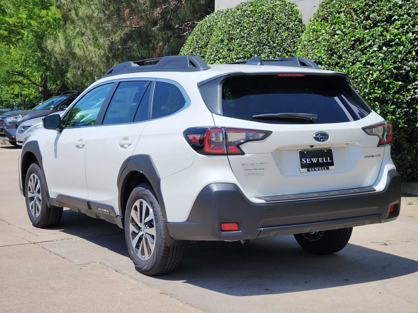 2025 Subaru Outback Premium photo 3