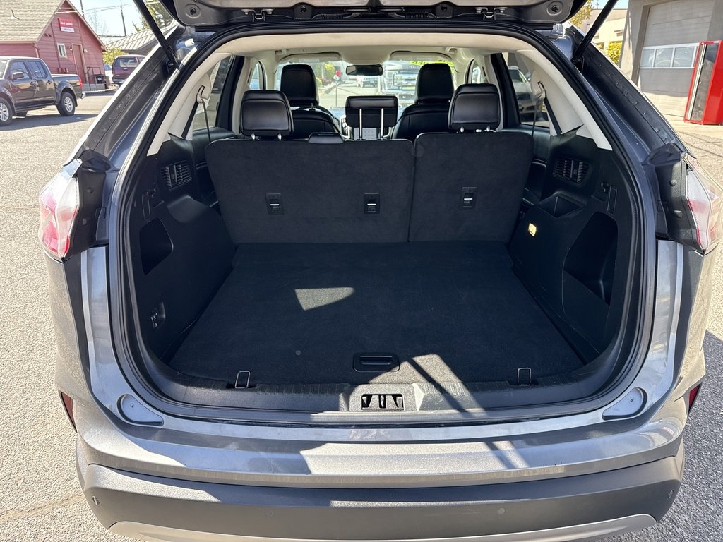 2023 Ford Edge SEL photo 9