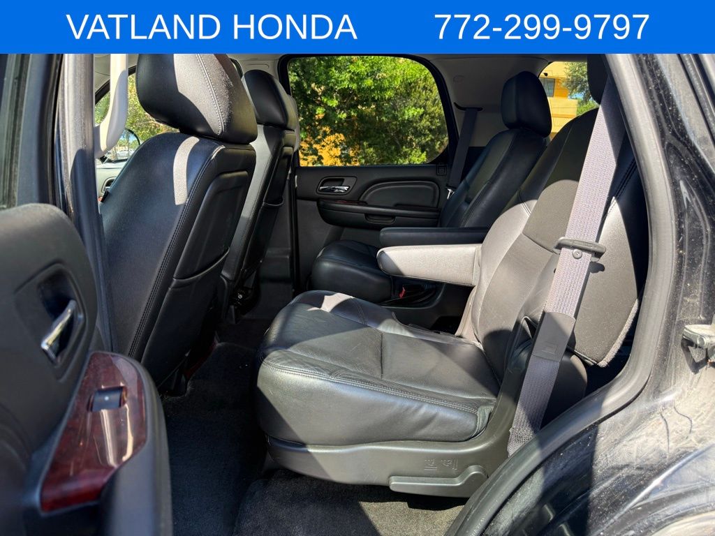 2012 Cadillac Escalade Premium photo 25