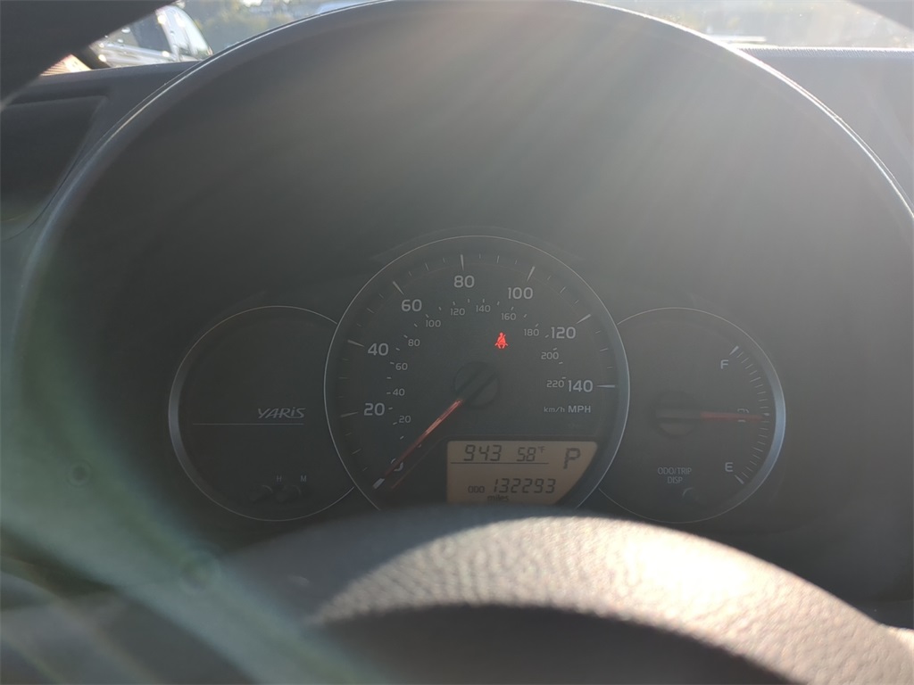 2014 Toyota Yaris L photo 13
