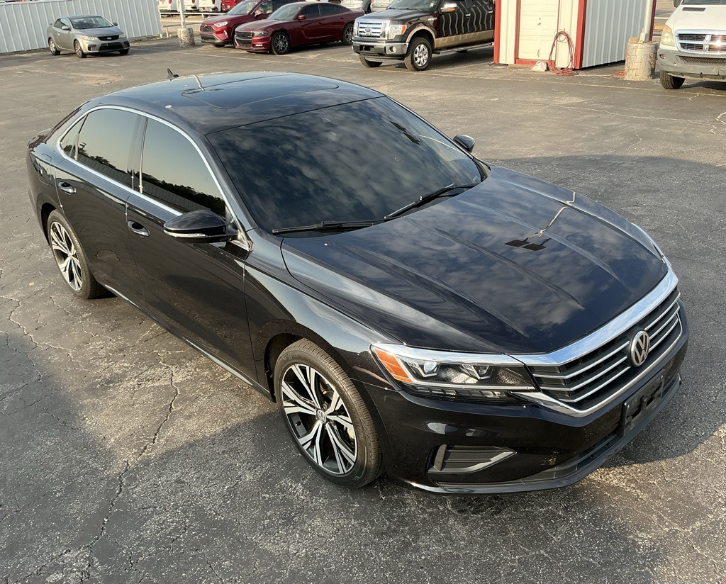 2021 Volkswagen Passat 2.0T SE photo 2