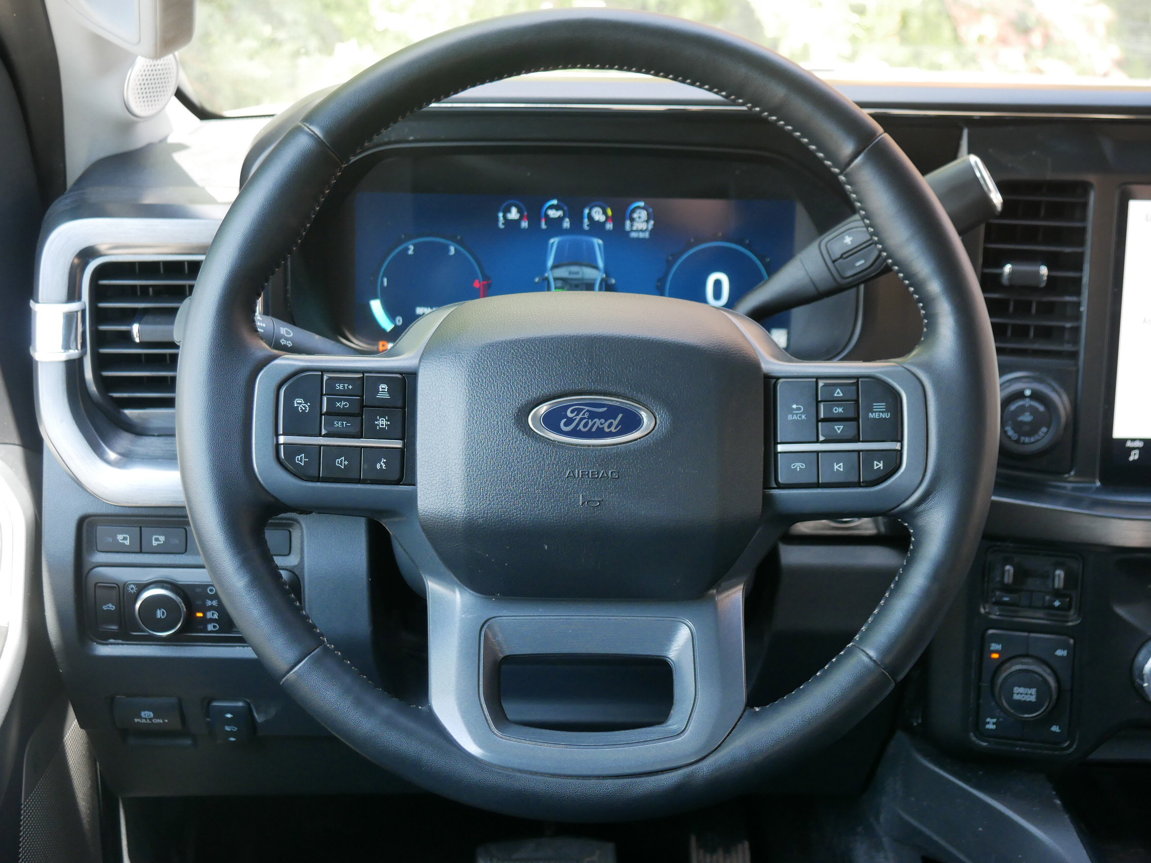 2024 Ford F-350 Lariat photo 6