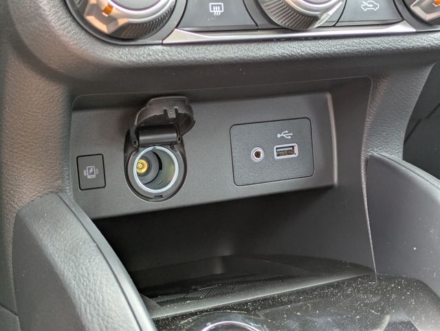 2025 Nissan Versa SV photo 21
