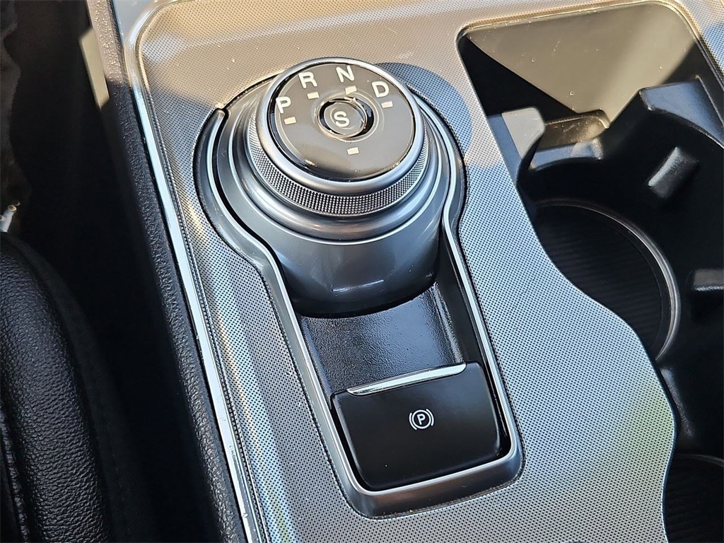 2023 Ford Edge Titanium photo 16