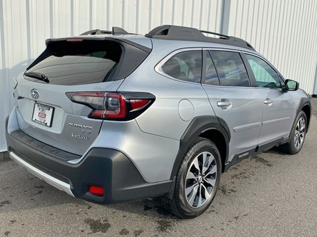 2023 Subaru Outback Limited XT photo 3
