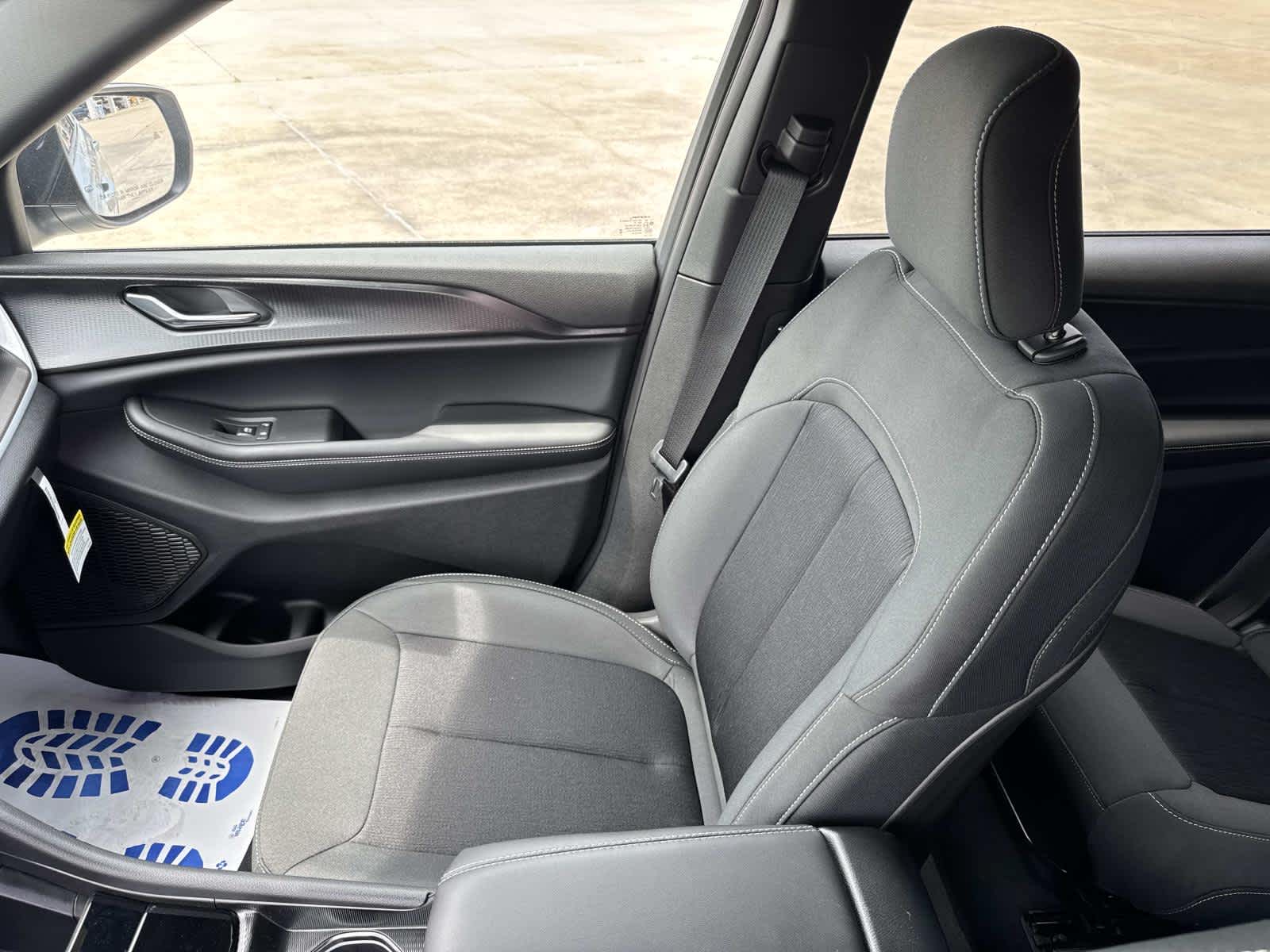 2025 Jeep Grand Cherokee Laredo X photo 29