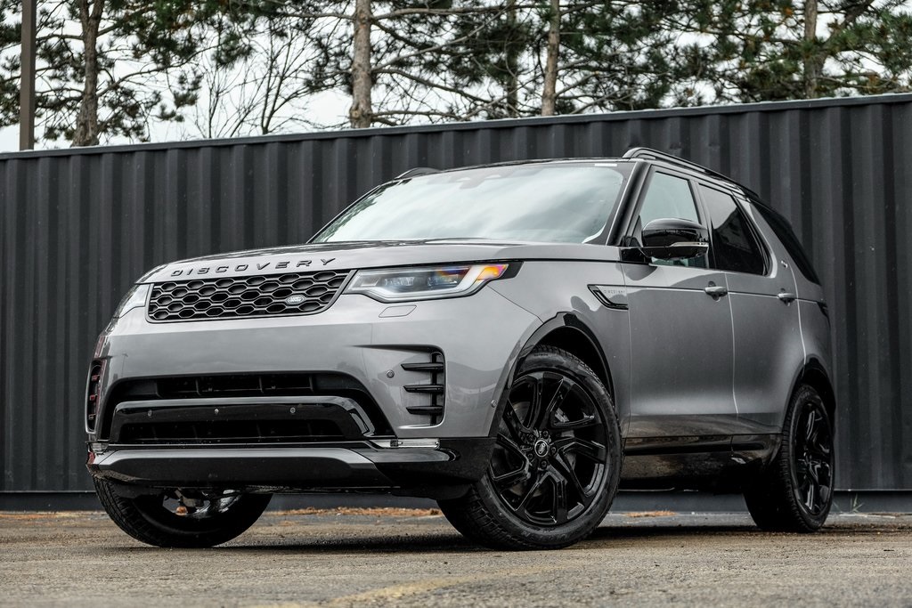 2025 Land Rover Discovery Dynamic SE's photo