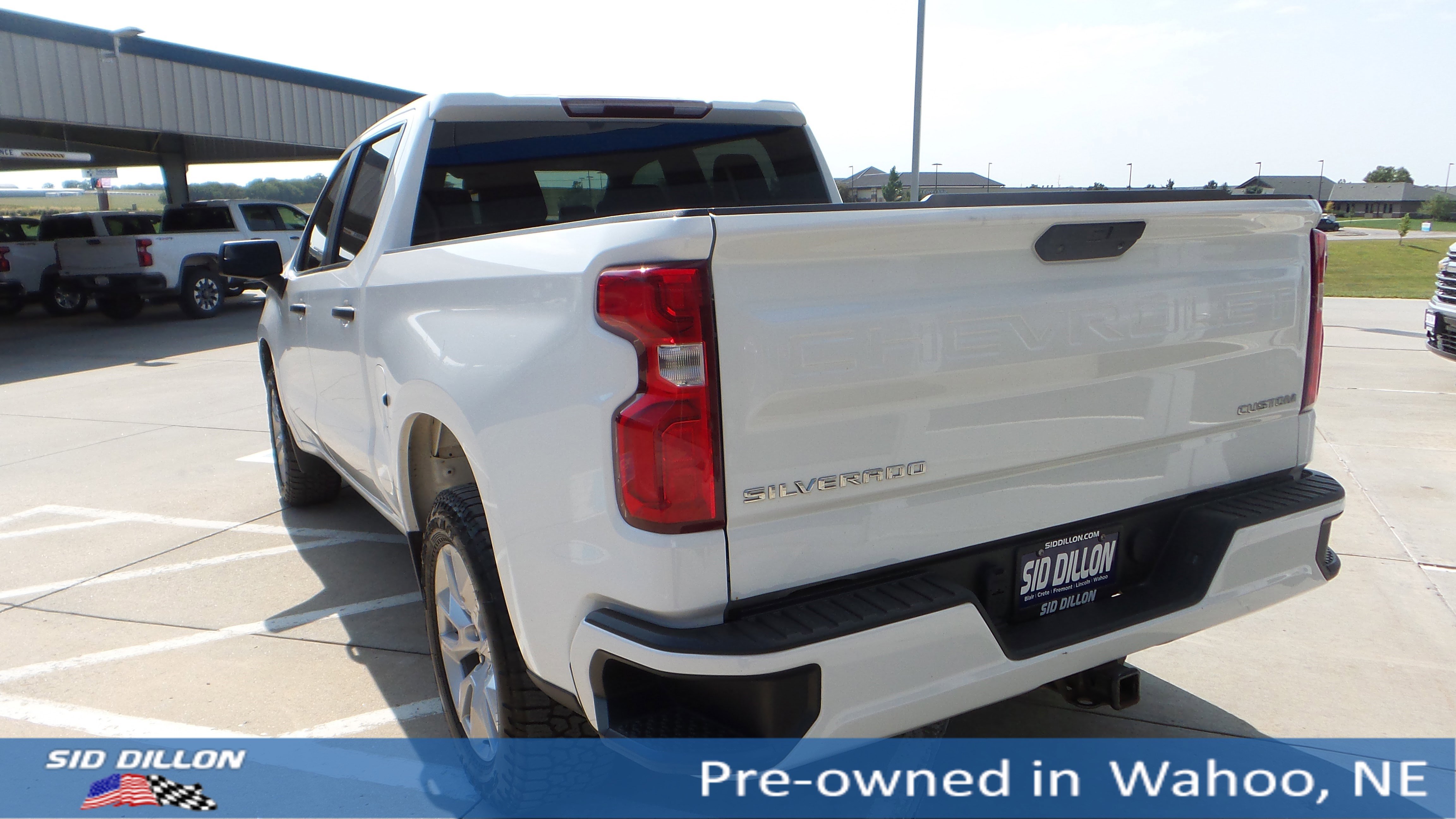 2021 Chevrolet Silverado Custom photo 2