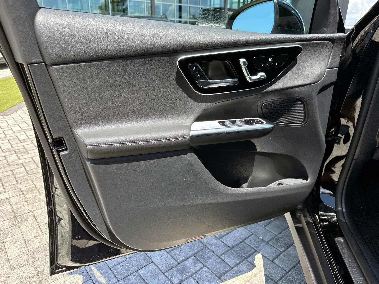 2025 Mercedes Benz GLC 350e 4MATIC photo 16