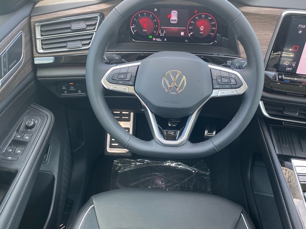 2025 Volkswagen Atlas SEL Premium R-Line photo 6