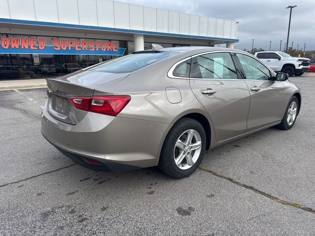 2023 Chevrolet Malibu 1LT photo 2