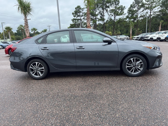 2024 Kia Forte LXS photo 2