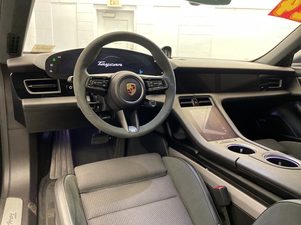 2024 Porsche Taycan 4S photo 9