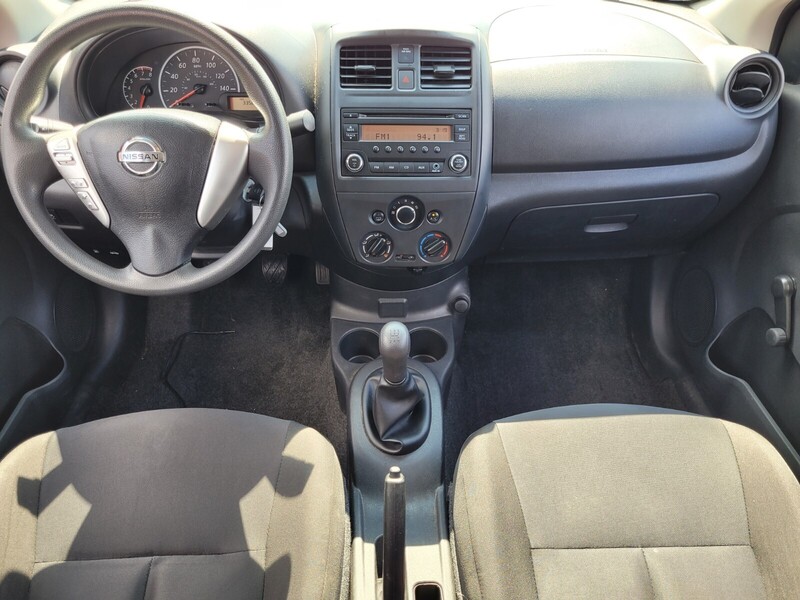 2018 Nissan Versa 1.6 S photo 11