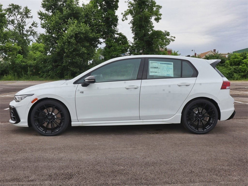 2025 Volkswagen Golf R photo 2