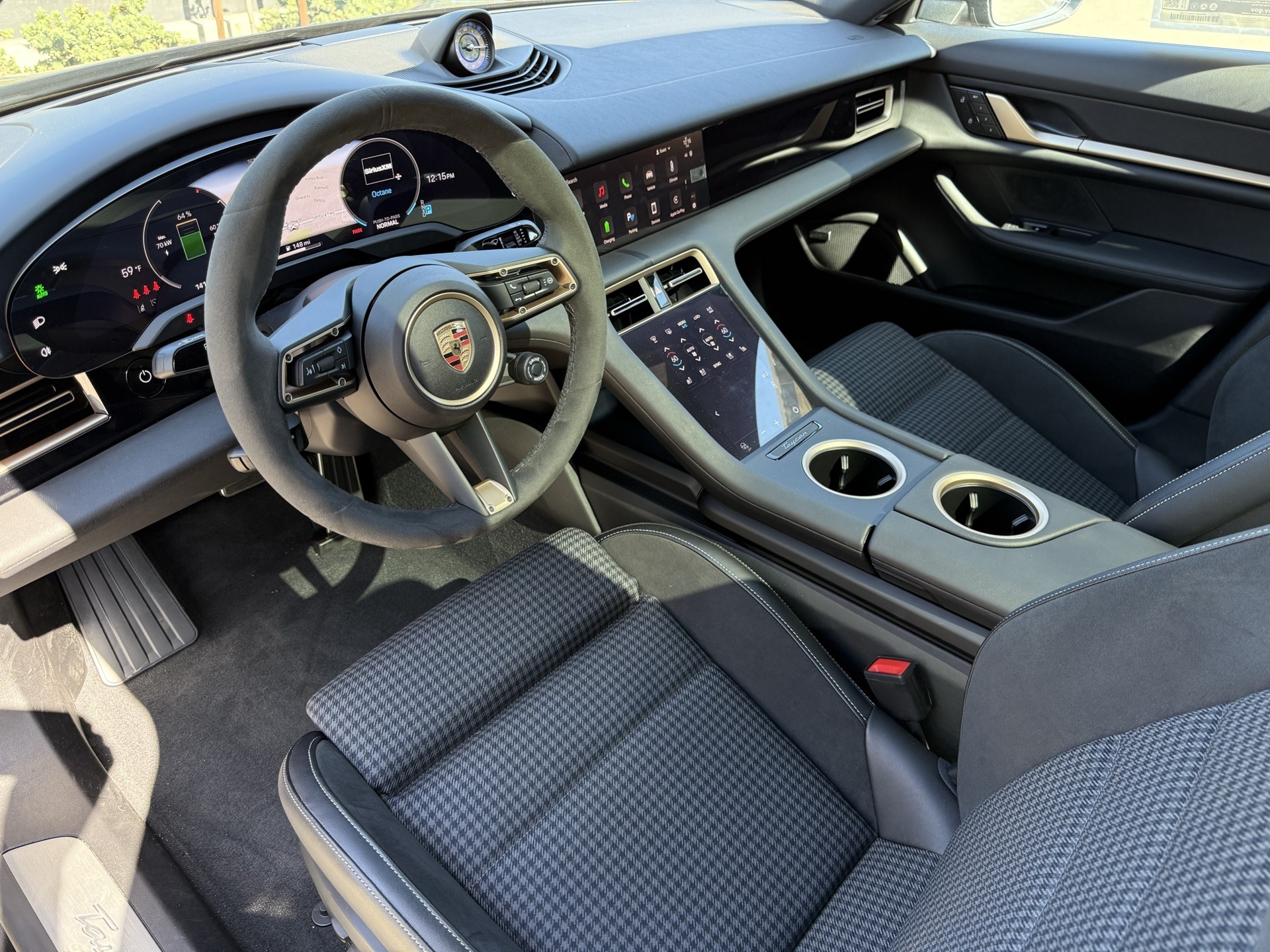 2025 Porsche Taycan 4S photo 4