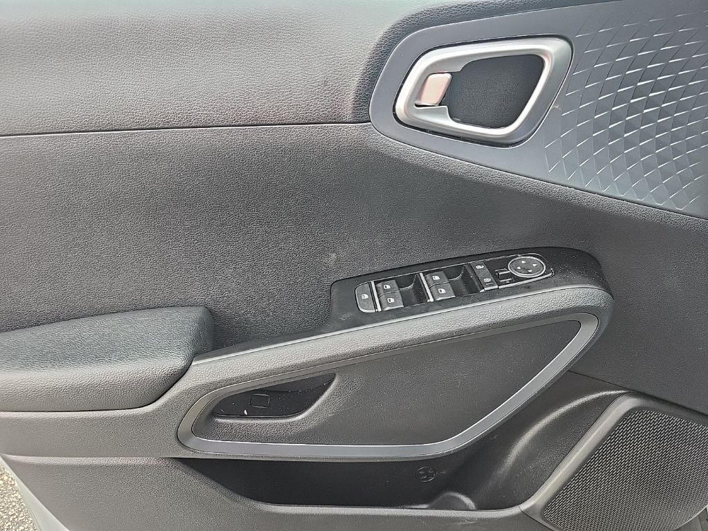 2020 Kia Soul S photo 9