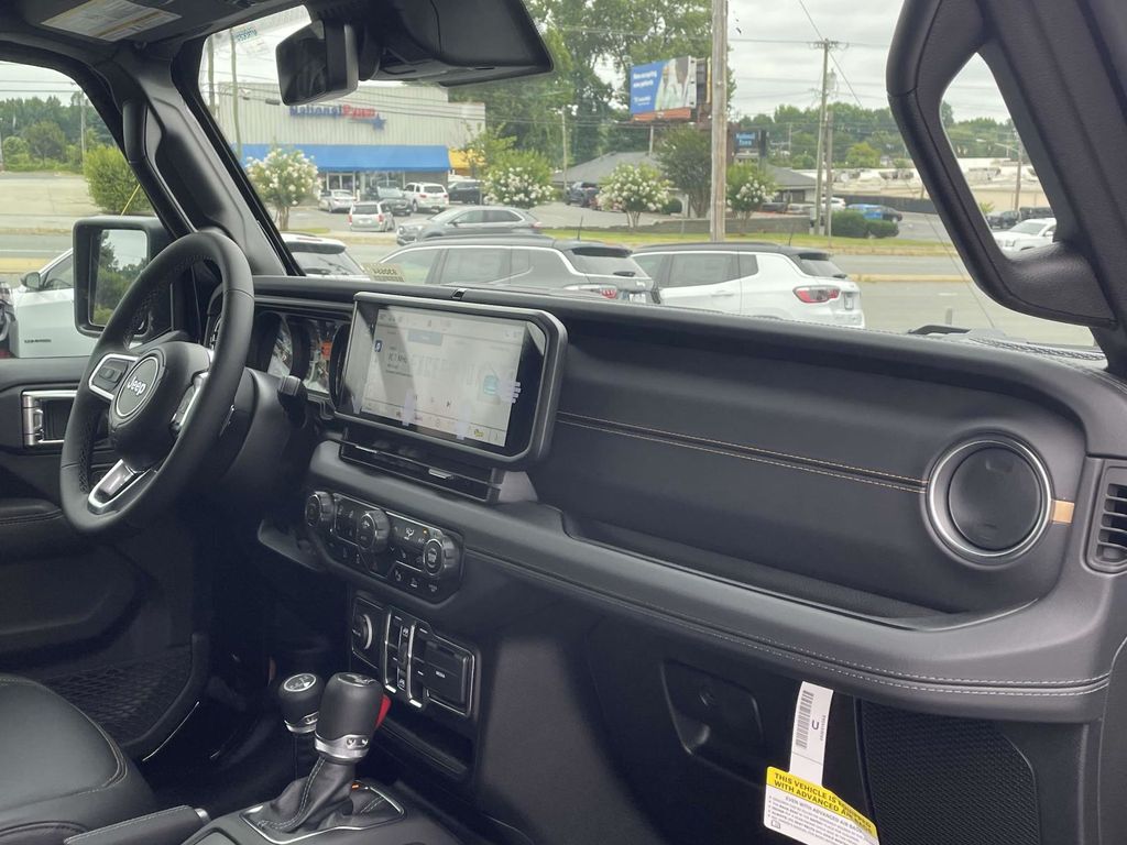 2025 Jeep Wrangler Sahara photo 13