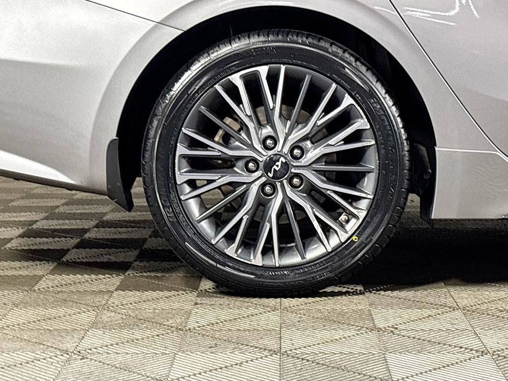 2023 Kia Forte GT-Line photo 23