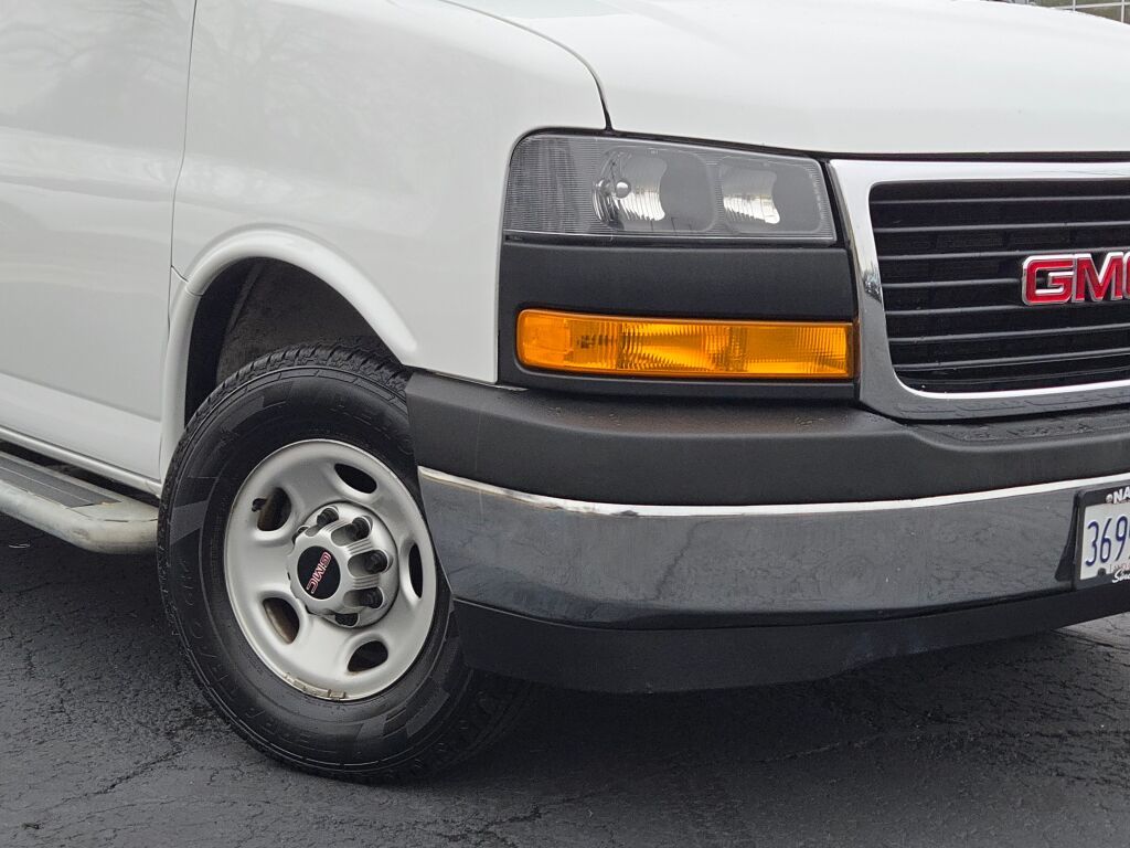 2021 Gmc Savana Cargo 2500 photo 2