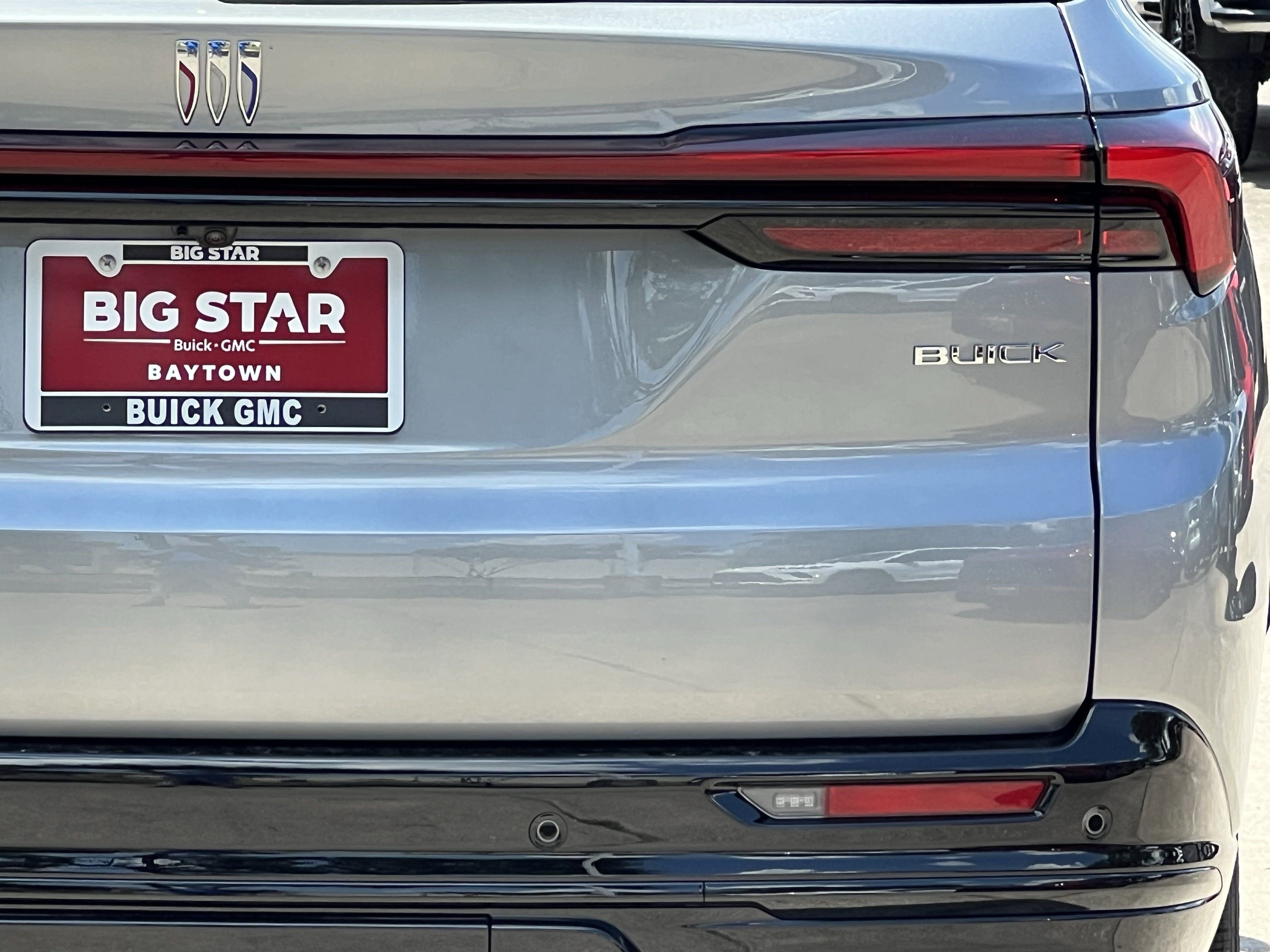 2026 Buick Enclave Sport Touring photo 4