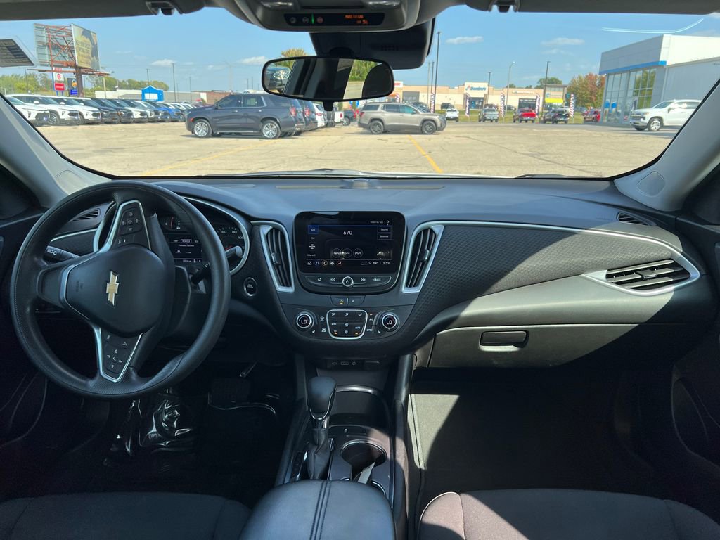 2023 Chevrolet Malibu 1LT photo 15