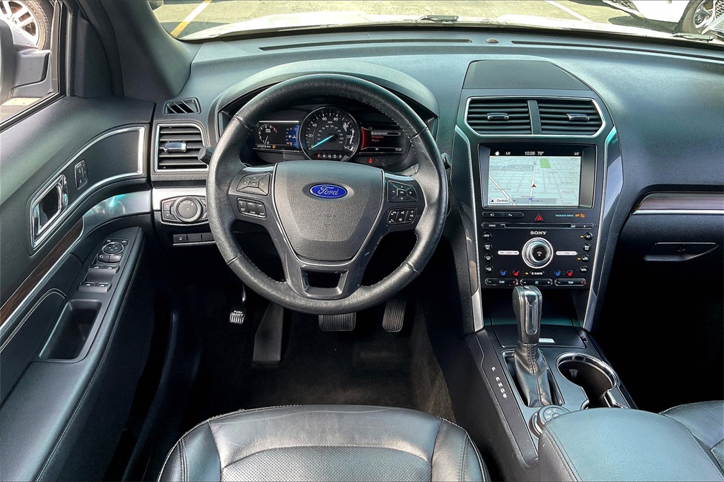 2017 Ford Explorer Limited photo 4