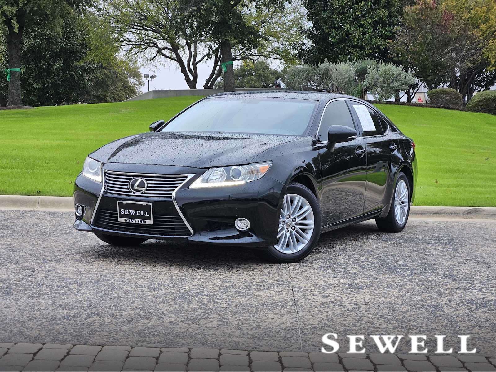 2015 Lexus ES 350's photo