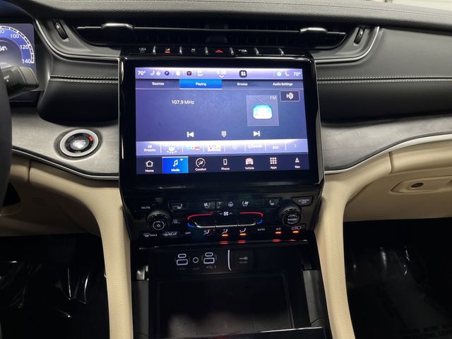 2024 Jeep Grand Cherokee Limited photo 8