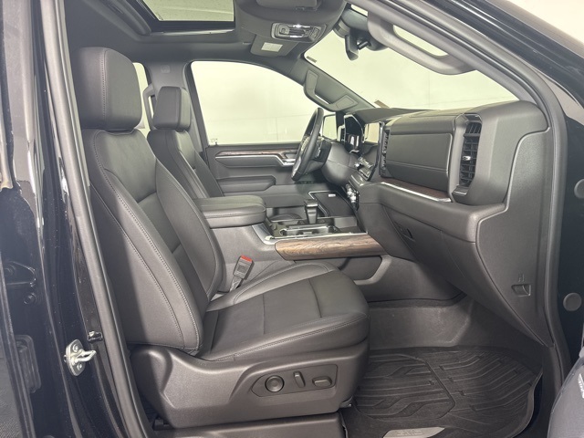 2025 Gmc Sierra 1500 SLT photo 4
