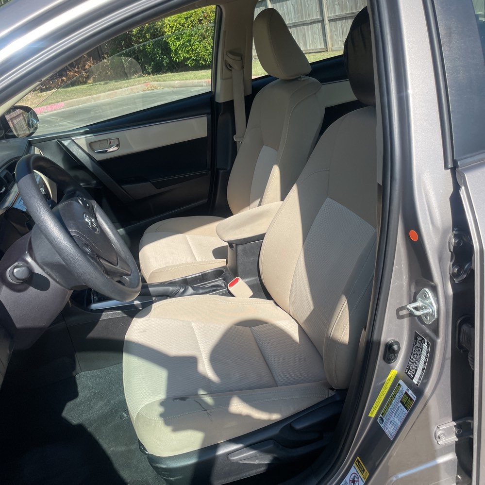 2014 Toyota Corolla LE photo 4