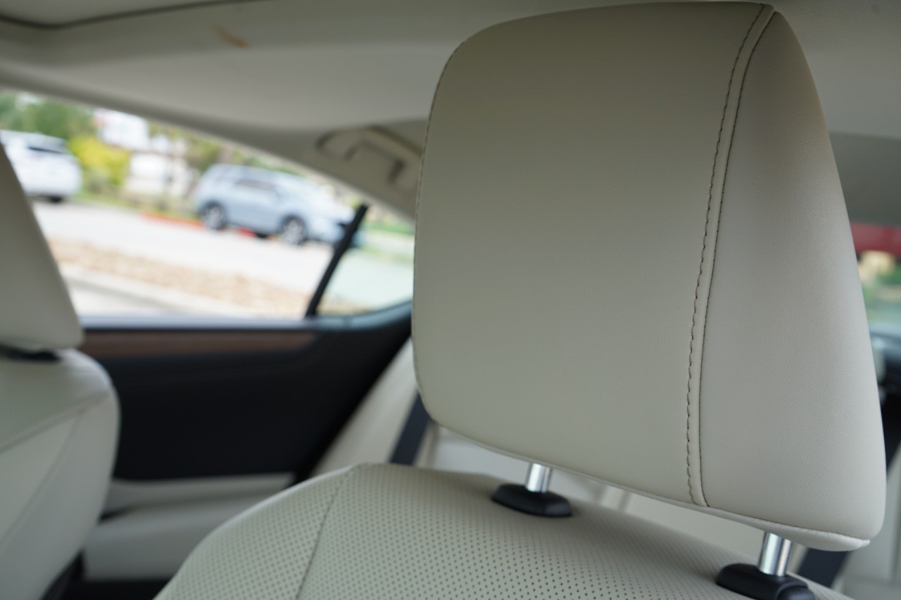 2025 Lexus ES 350 photo 24