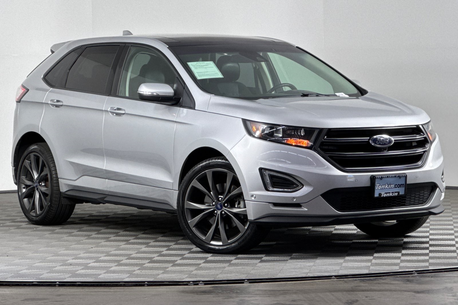 2018 Ford Edge Sport photo 2