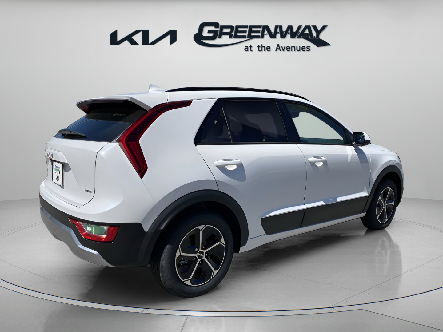 2025 Kia Niro LX photo 4