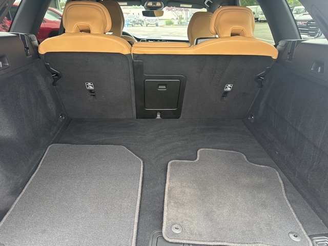 2022 Volvo XC60 B5 Inscription photo 24