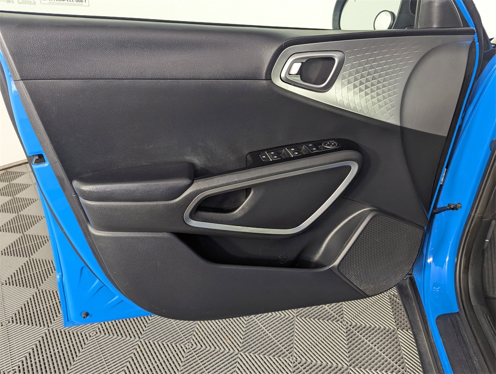 2023 Kia Soul S photo 15