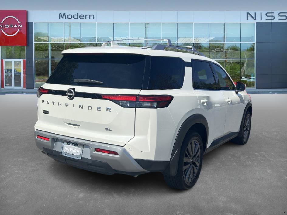 2024 Nissan Pathfinder SL photo 4