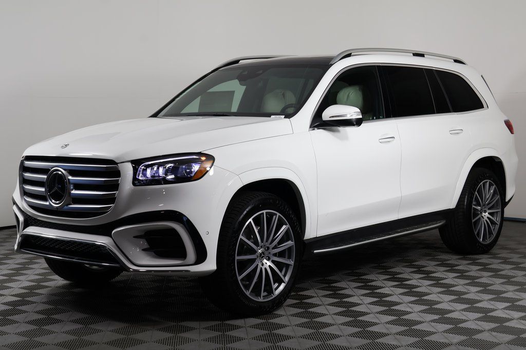 2025 Mercedes-Benz GLS Base's photo