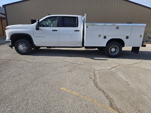 2025 Chevrolet Silverado 3500HD Work Truck photo 3